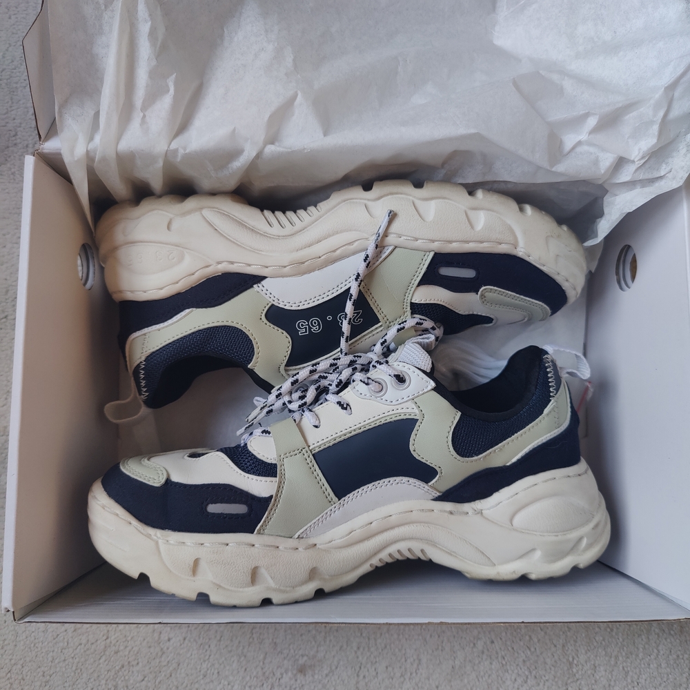 Women's Chunky Sneakers - Beige and Navy